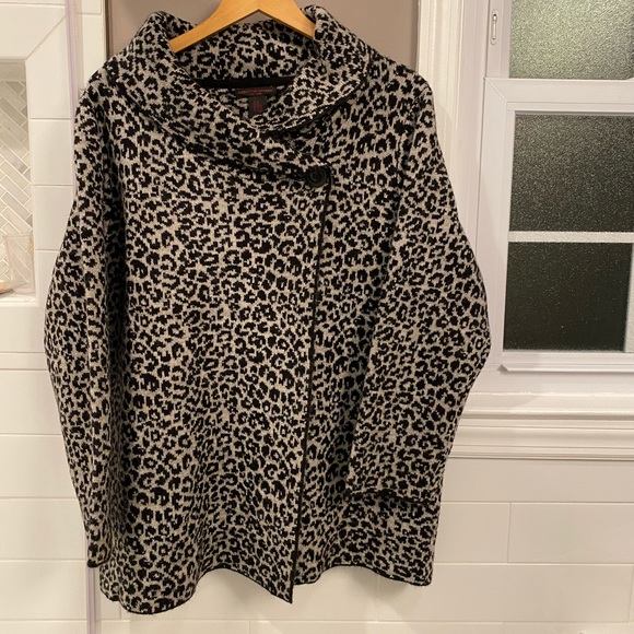 Christian Siriano Sweaters - Christian Siriano cheetah print sweater